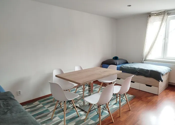 Big Huge Apartment Center 84M Nivy